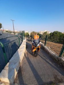 פצוע בינוני מהחלקה על אופניו