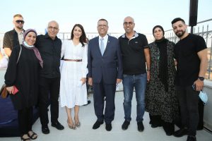 ראש העיר ומכובדים נוספים בטקס חנוכת הבית