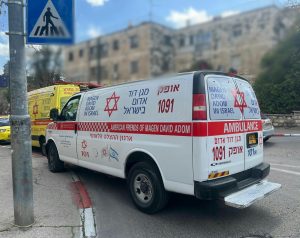 מזירת האירוע בשכונת קטמון, פעוטה בת 5 חודשים נפטרה. צילום: תיעוד מבצעי מד"א