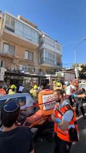 מזירת קריסת המרפסת, צילום: דוברות איחוד הצלה