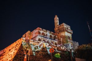 ירושלים בעקבות האור