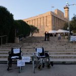 מיצג מחאה,מערת המכפלה, כיסא גלגלים