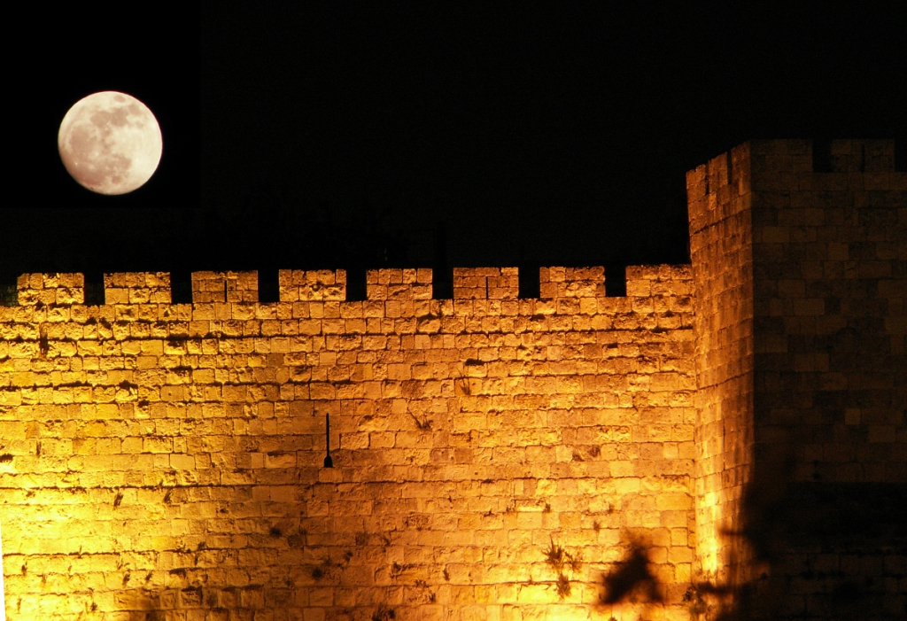 חומות ירושלים בלילה