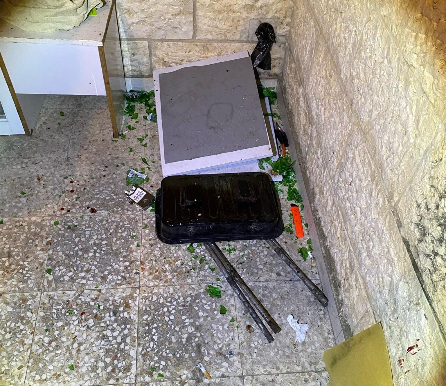 ההרס בדירה. צילום: דוברות המשטרה