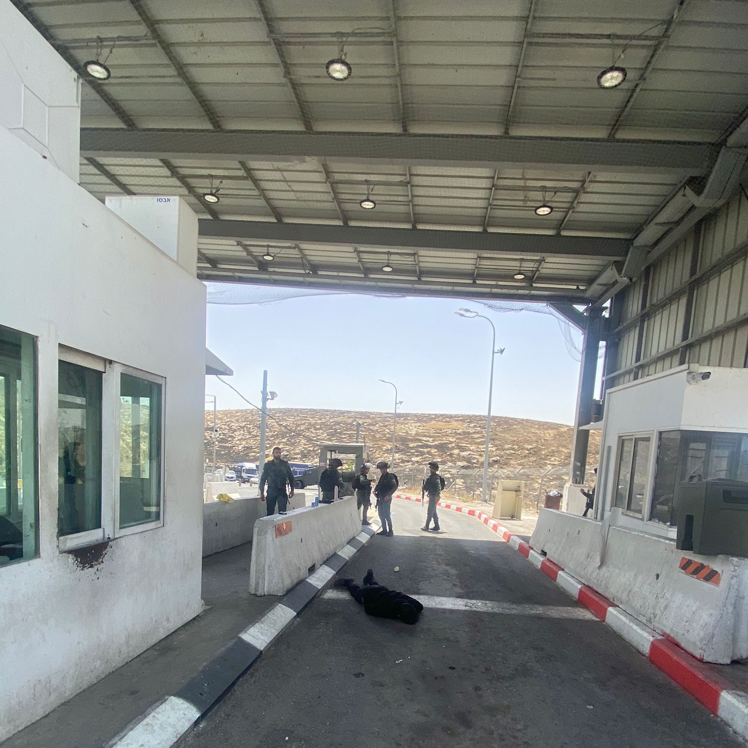 נסיון פיגוע דקירה בלוחמים - סוכל ע"י מג''ב