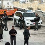 כוחות משטרה ולוחמי מג"ב פועלים בעיסוויאה בעקבות שריפה בבניין דירות צילום: דוברות המשטרה