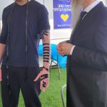 הרב הראשי של רוסיה, הרב לאזאר, ביקר את אלכסנדר טרופנוב ששוחרר מהשבי בעזה