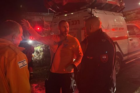 כוחות חילוץ והצלה בסריקות ליליות באזור סכר בית זית, צילום: יחל"צ עציון