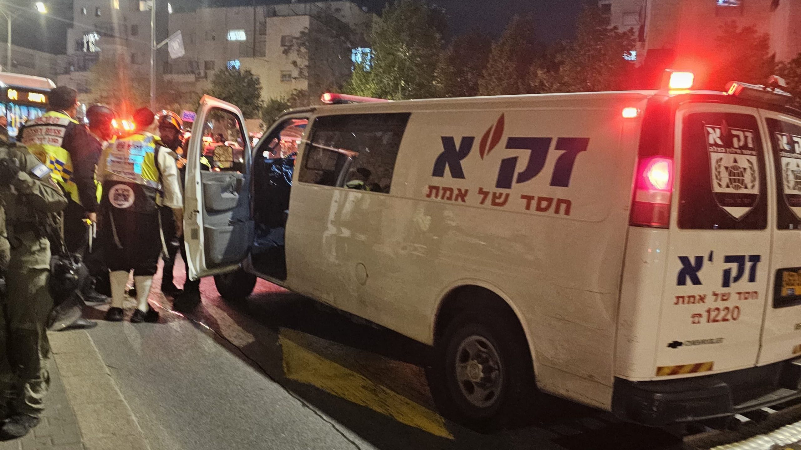 זק"א מטפלים בהרוג בזירה, צילום: דוברות זק"א