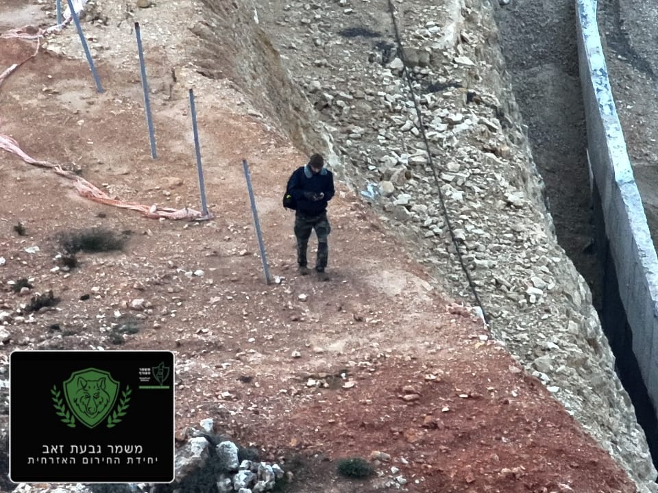 חוליית גנבים נתפסה על חם בגבעת זאב. צילום: משמר הגבעה