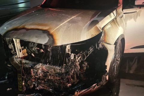 הרכב השרוף בחניון, צילום: דוברות כב"ה
