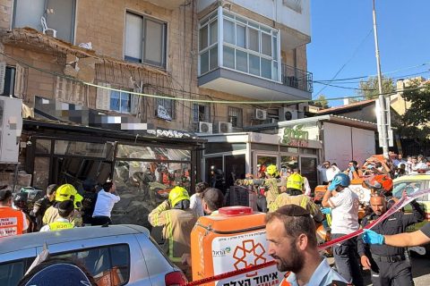 מזירת קריסת המרפסת, צילום: דוברות איחוד הצלה